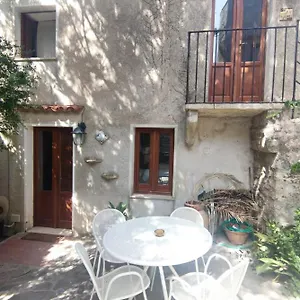 Appartamento Cortile Via Sales 11, Erice